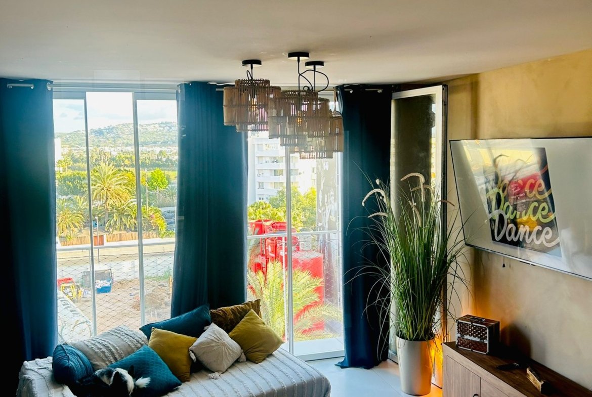 Stylish 2-Bedroom Apartment in Patio Blanco For Sale