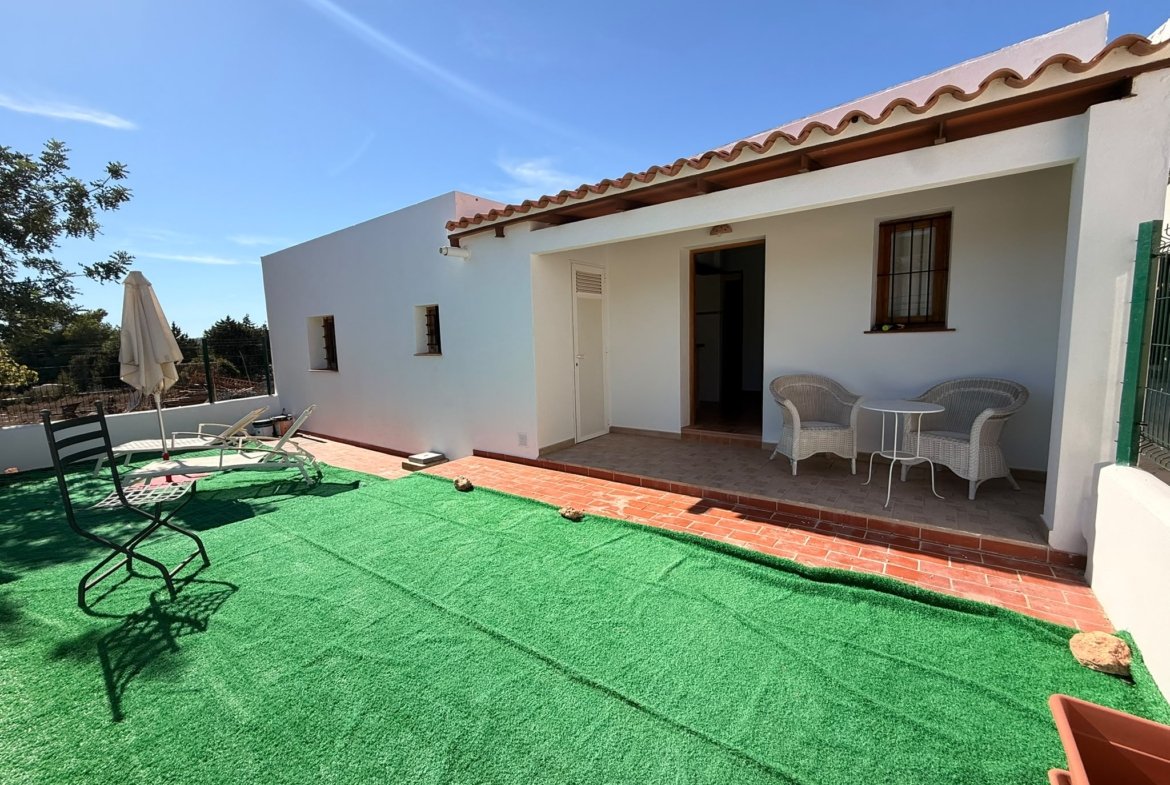 Charming Casita Available for Annual Rent in Cala Llenya