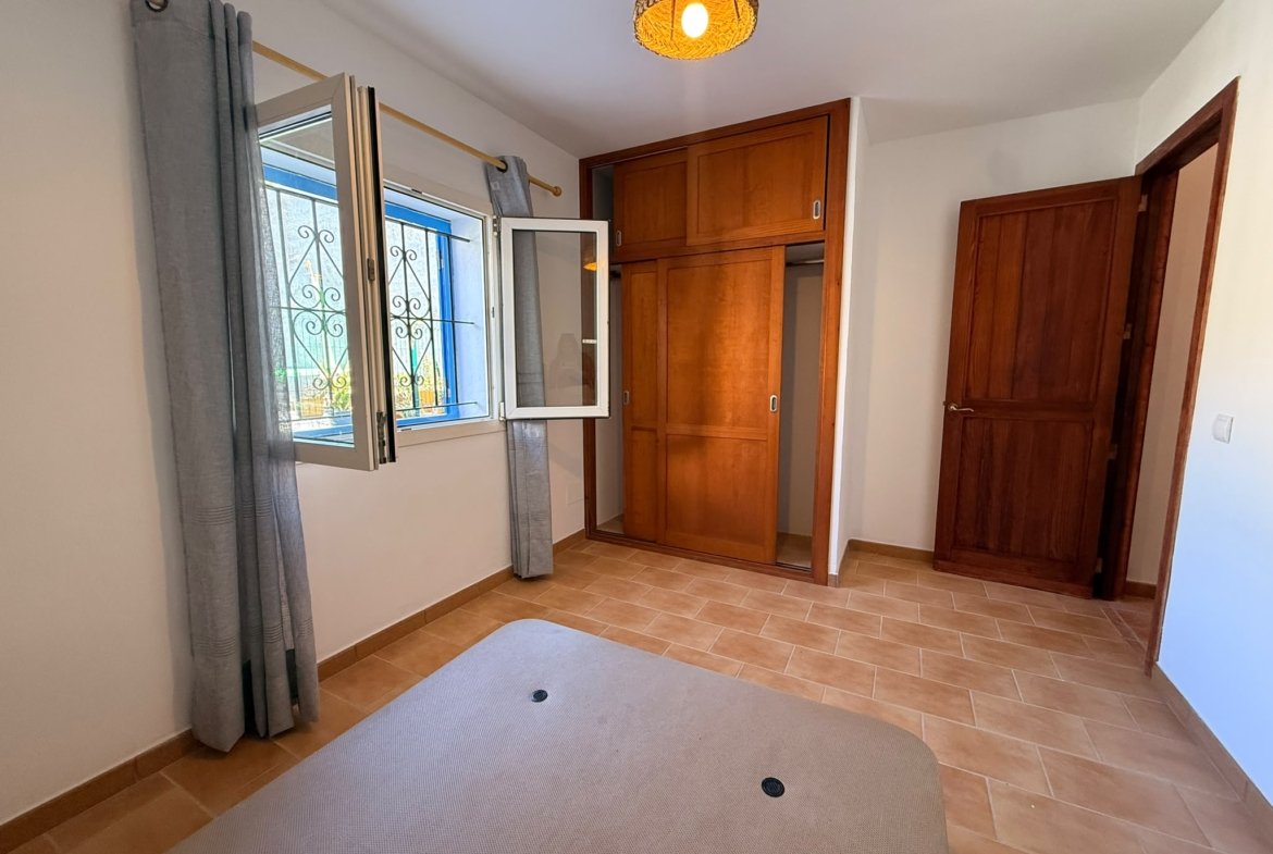 Charming Casita Available for Annual Rent in Cala Llenya