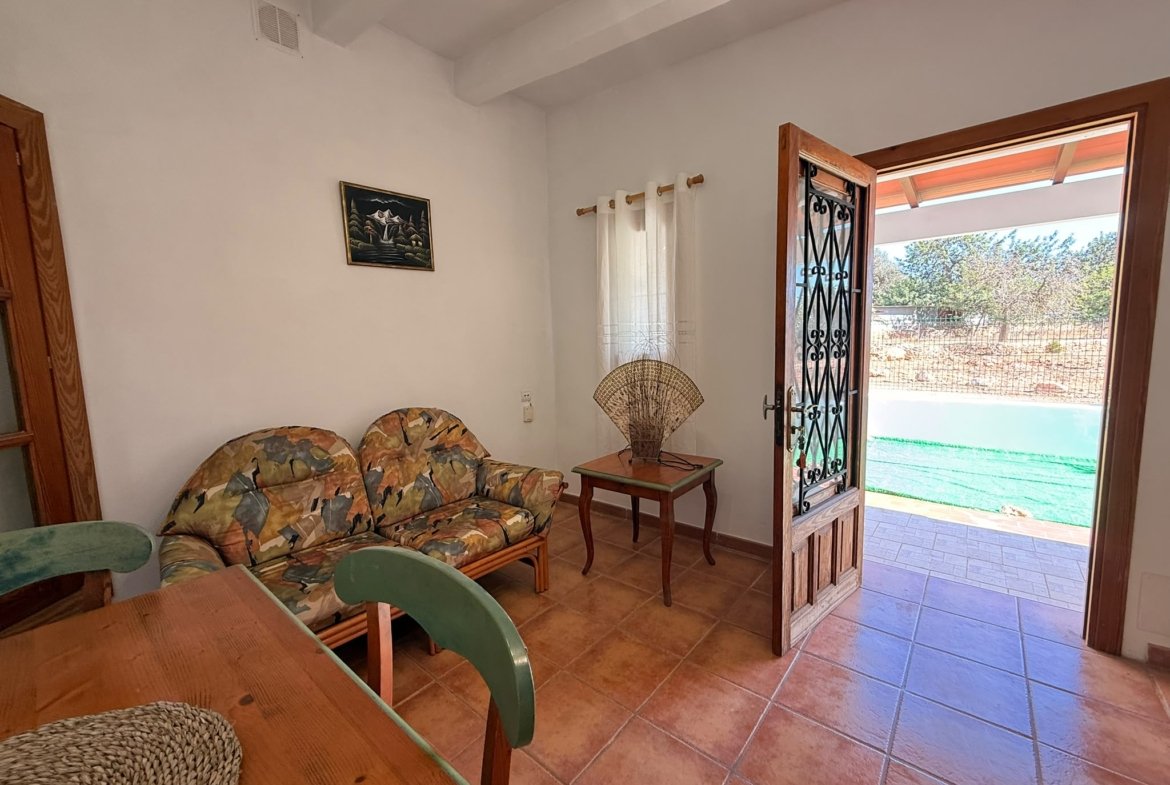 Charming Casita Available for Annual Rent in Cala Llenya