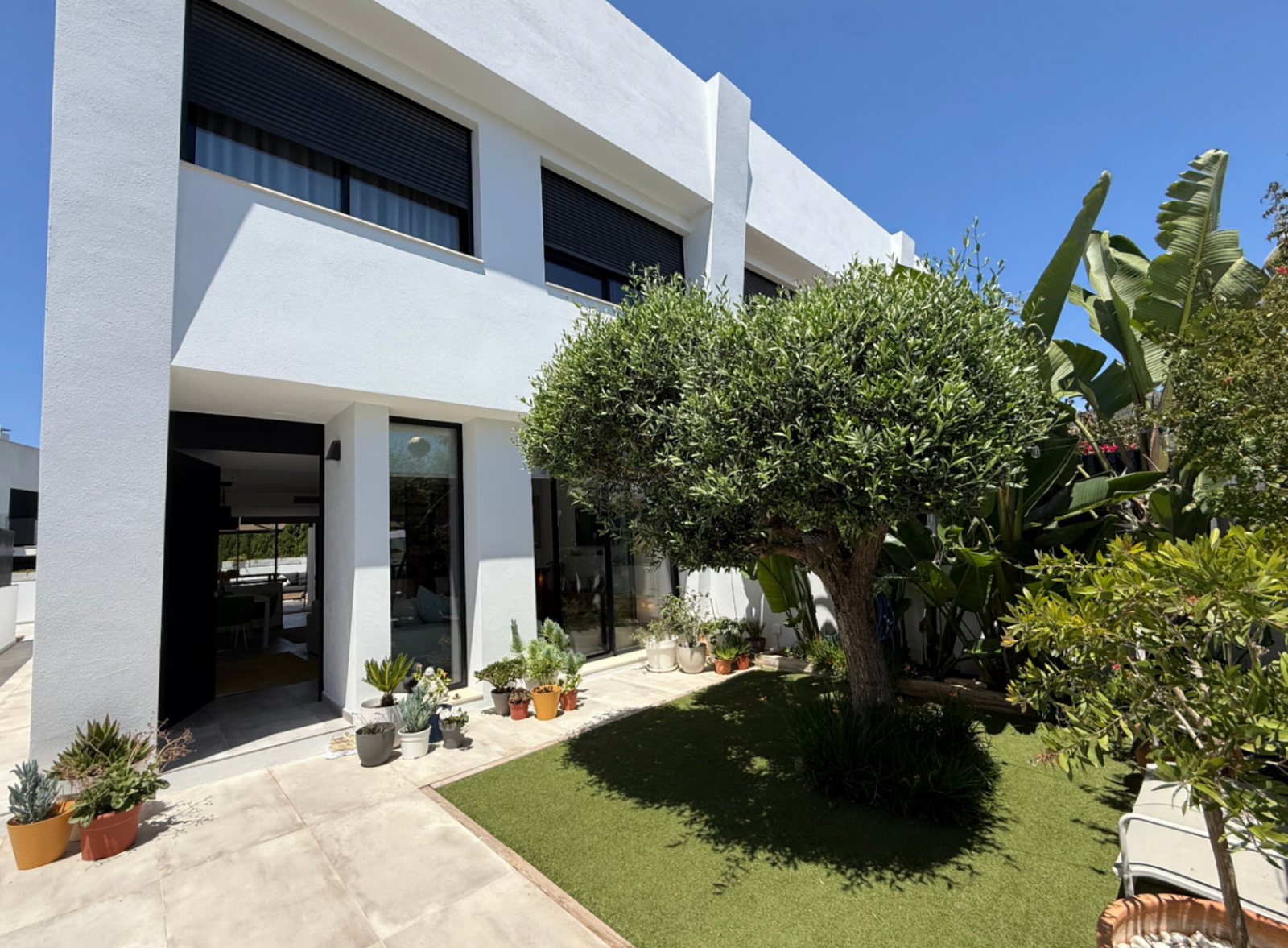 Screenshot 2026-09-21 at 16.07.18 Modern Corner Townhouse with Communal Pool in Jesús For Sale