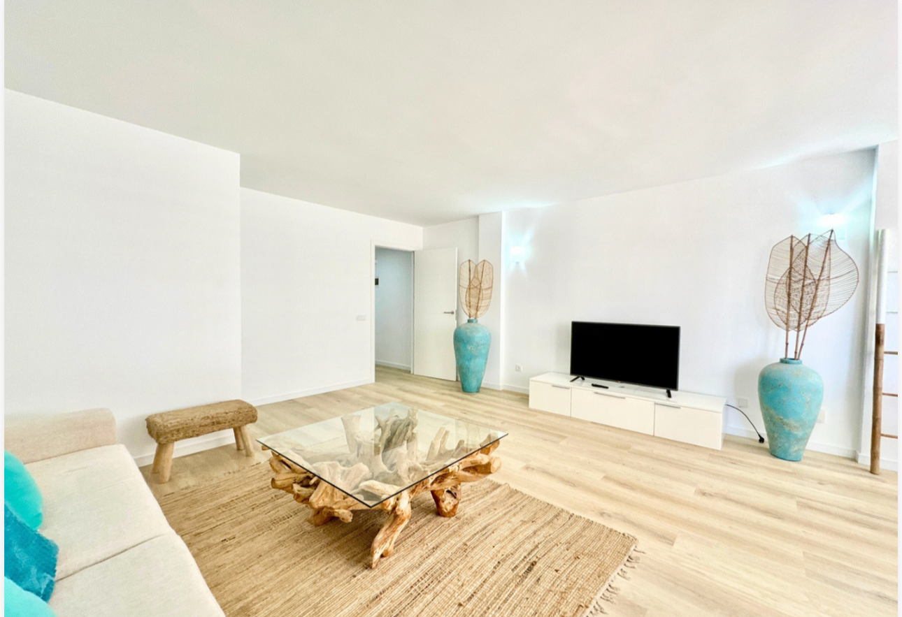 Beautiful Apartment in Marina Botafoch for Annual Rent from 1.11.2026