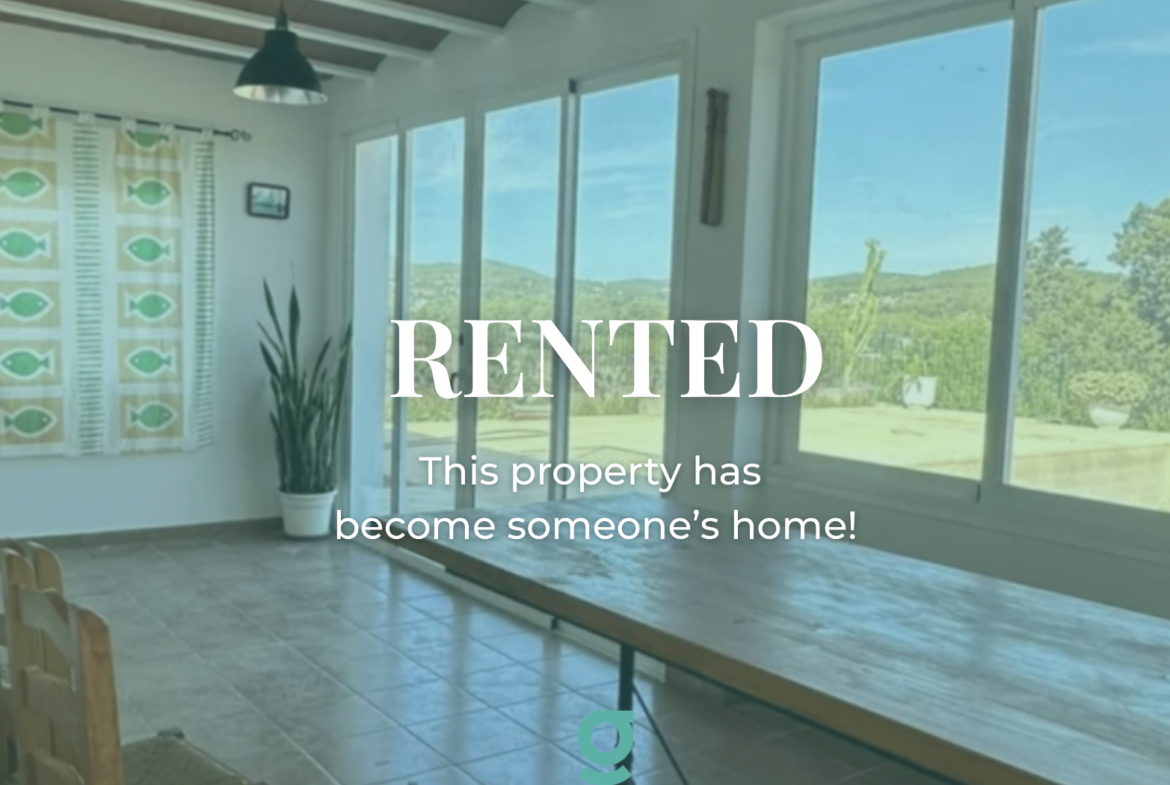RENTED Spacious 5-Bedroom Property with Separate Apartment