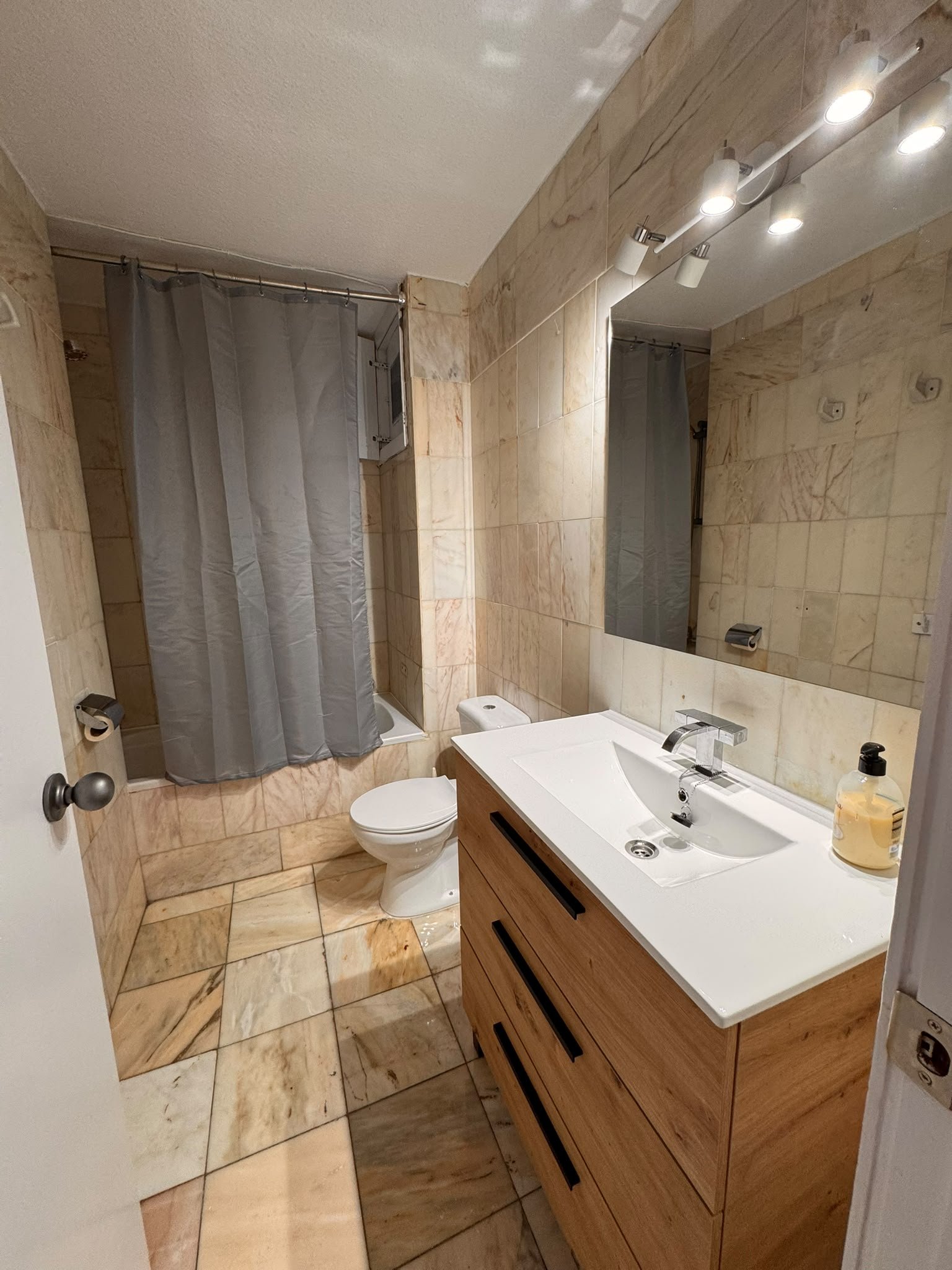 1-Bedroom Apartment with Sea Views in Figueretas – Long-Term Rental