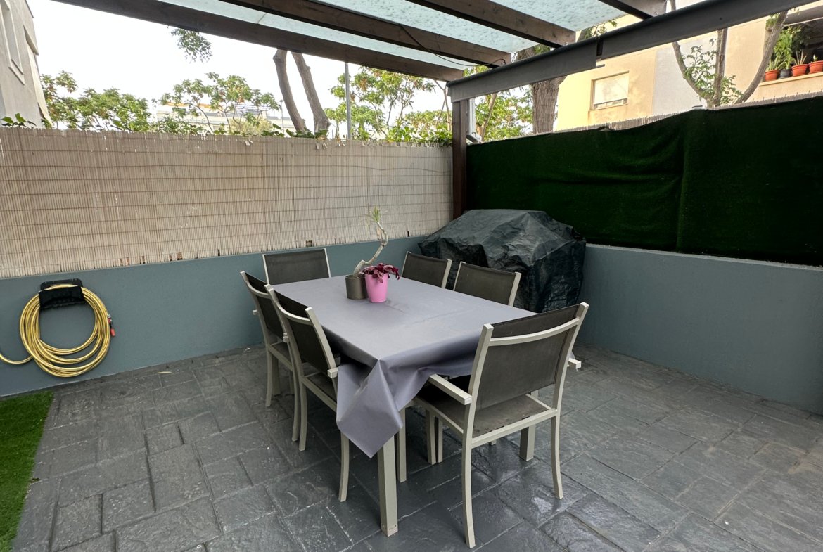 3-Bedroom Groundfloor Apartment with Private Pool for Long-Term Rental in Es Viver