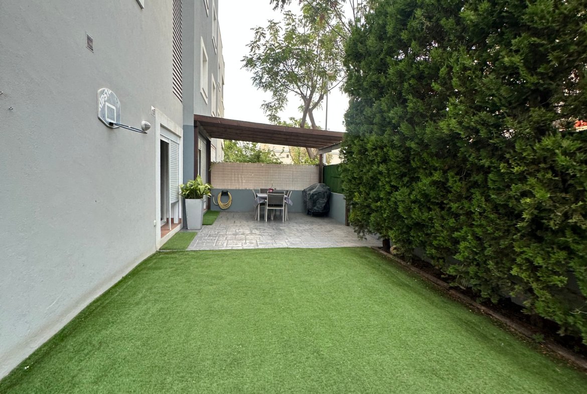 3-Bedroom Groundfloor Apartment with Private Pool for Long-Term Rental in Es Viver
