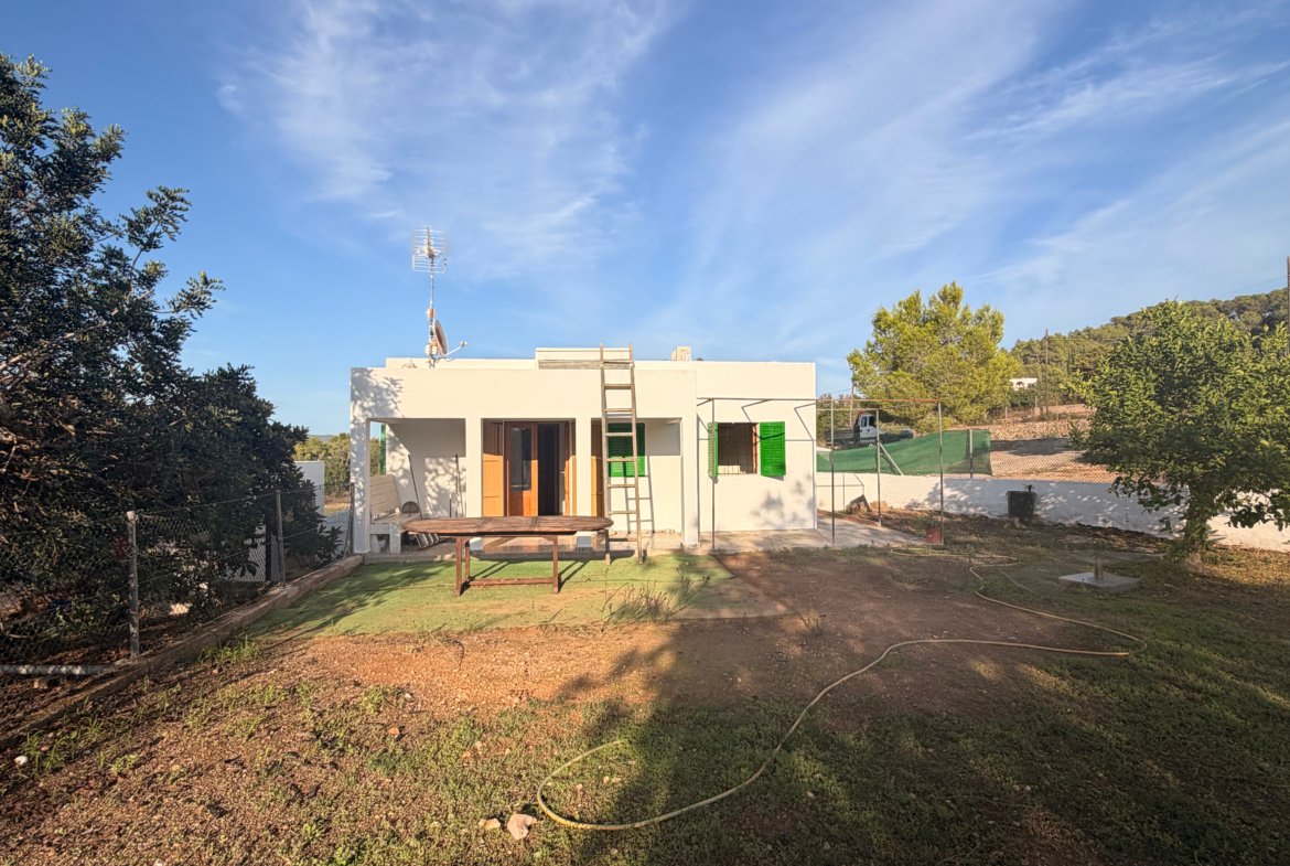 Country House with Garden for Long-Term Rental in Benimussa