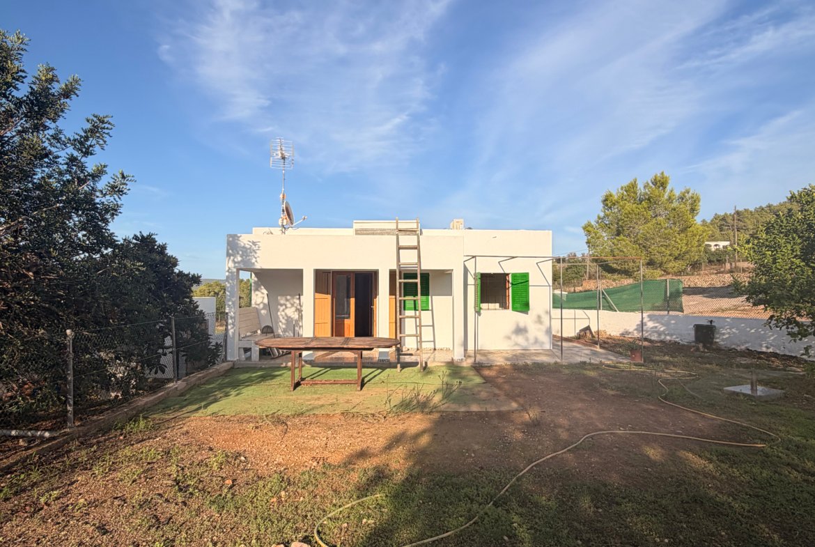 Country House with Garden for Long-Term Rental in Benimussa