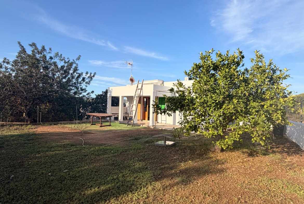 Country House with Garden for Long-Term Rental in Benimussa
