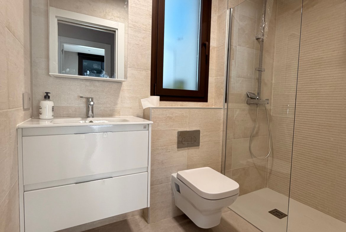 New-Build Ground Floor Apartment for Long-Term Rent in Jesús
