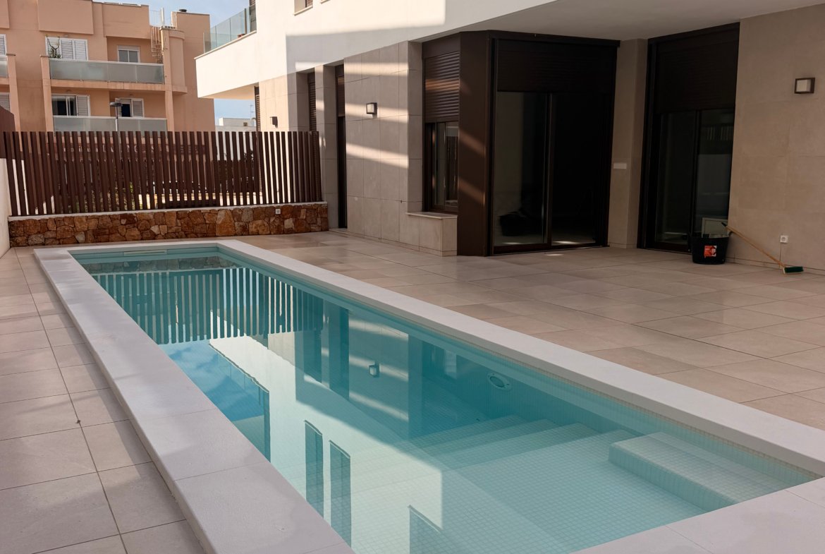 New-Build Ground Floor Apartment for Long-Term Rent in Jesús