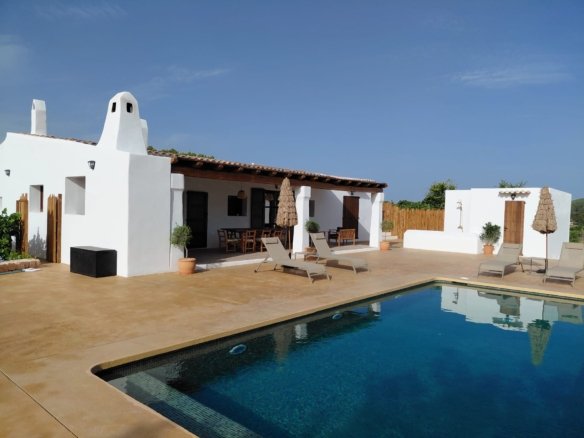 3-Bedroom Family Home Near Santa Gertrudis – 9 to 10 Month Rental