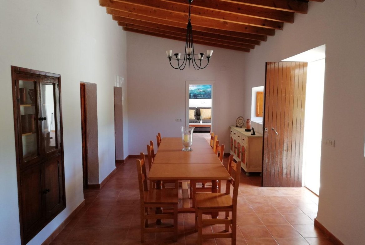 3-Bedroom Family Home Near Santa Gertrudis – 9 to 10 Month Rental