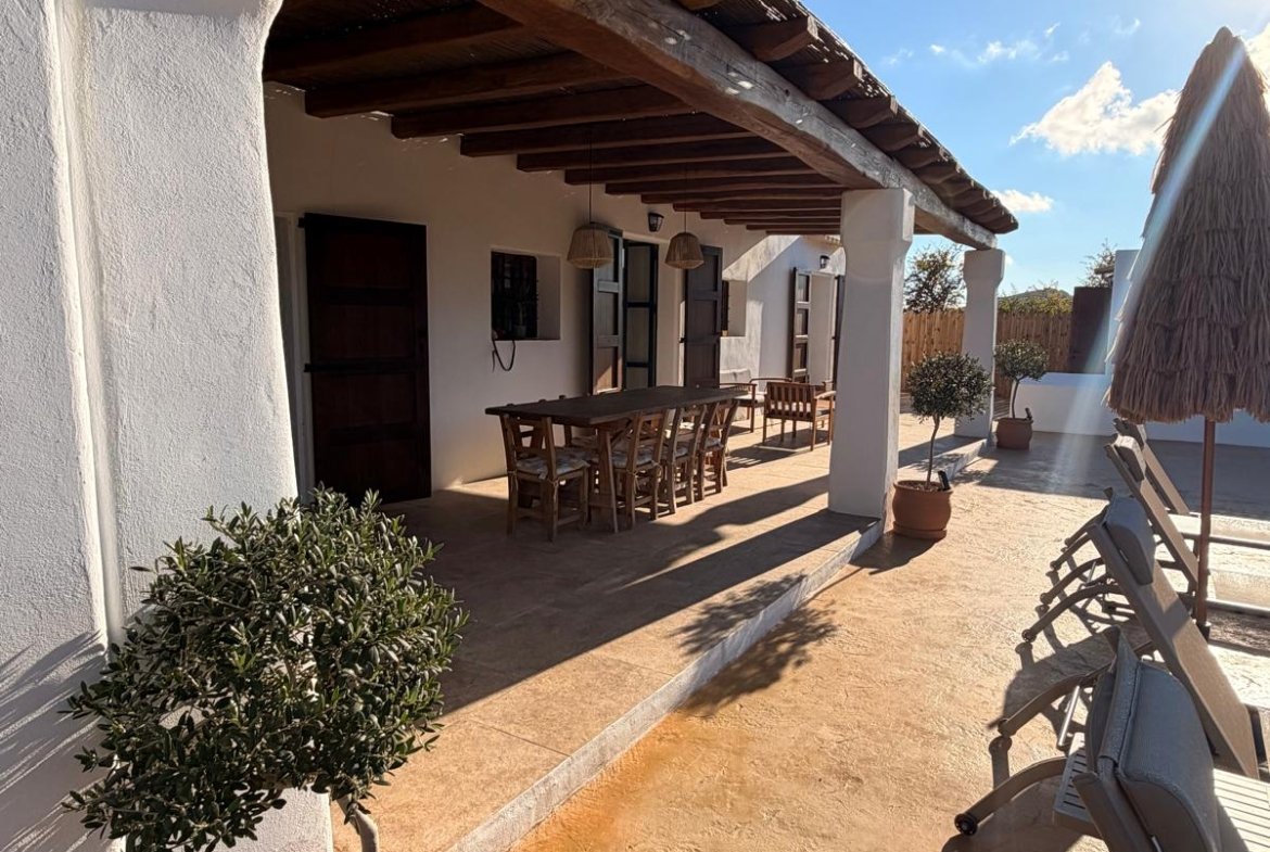 3-Bedroom Family Home Near Santa Gertrudis – 9 to 10 Month Rental