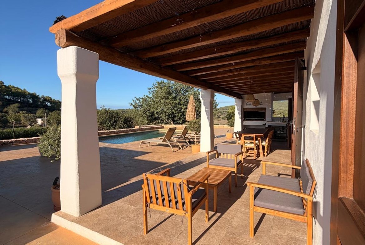 3-Bedroom Family Home Near Santa Gertrudis – 9 to 10 Month Rental