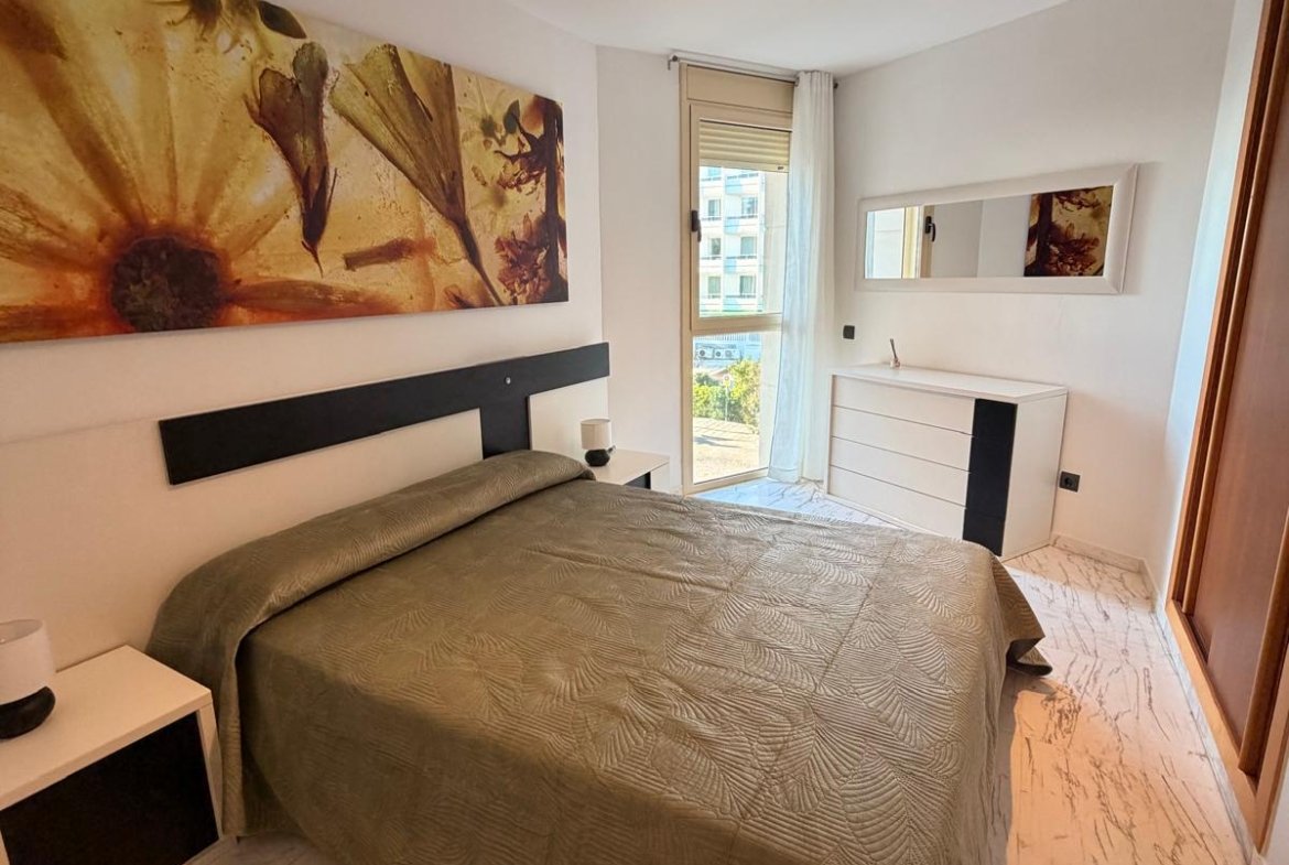 3-Bedroom Apartment with Sea Views in Playa den Bossa