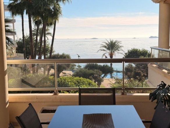 3-Bedroom Apartment with Sea Views in Playa den Bossa