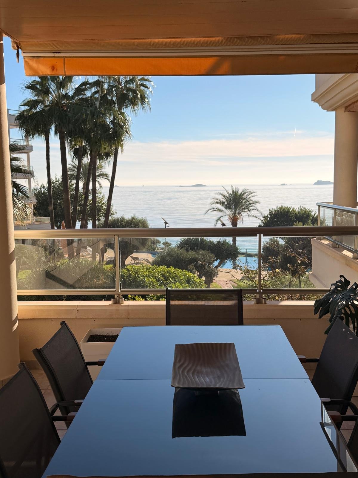 3-Bedroom Apartment with Sea Views in Playa den Bossa