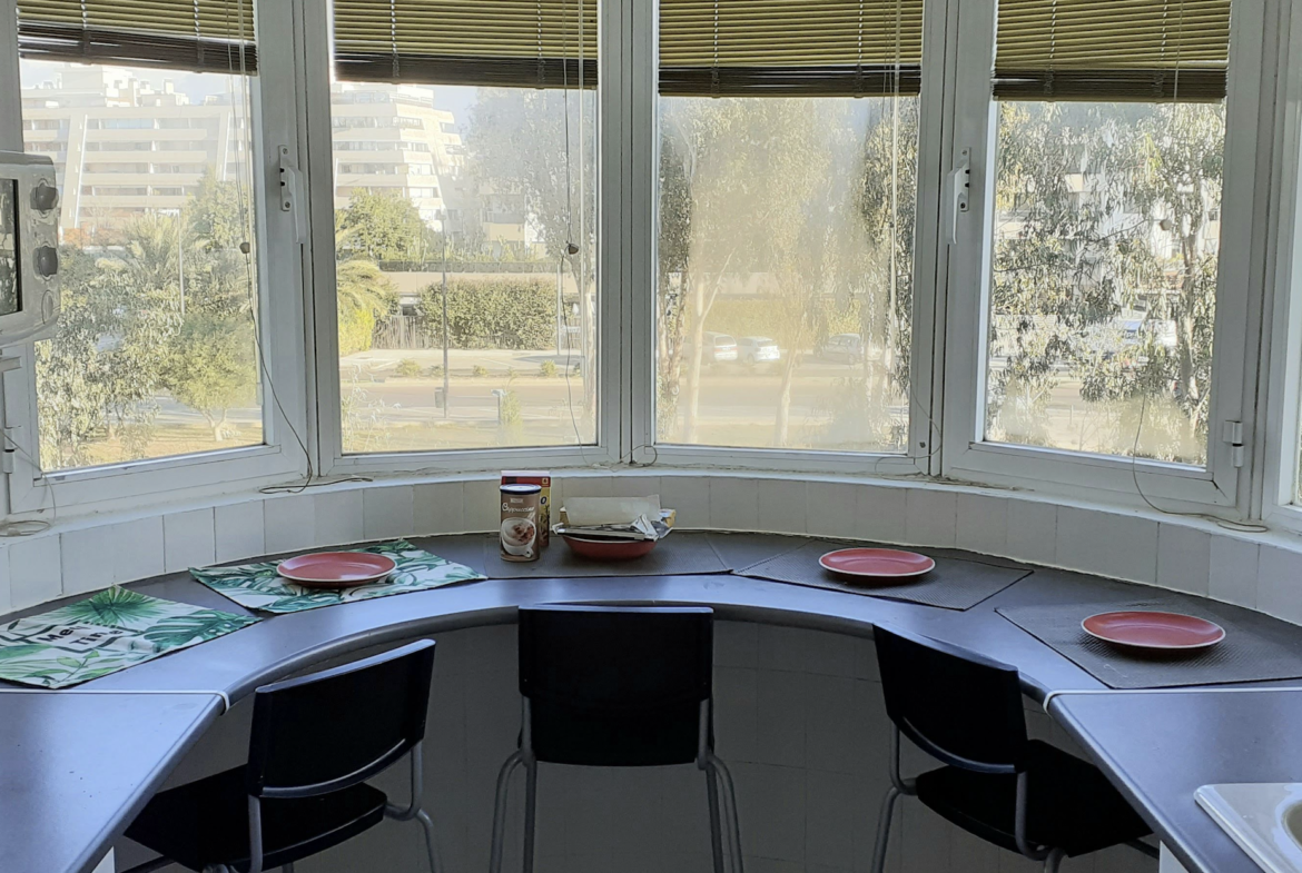 Bright 2-Bedroom Apartment for Sale in Marina Botafoch