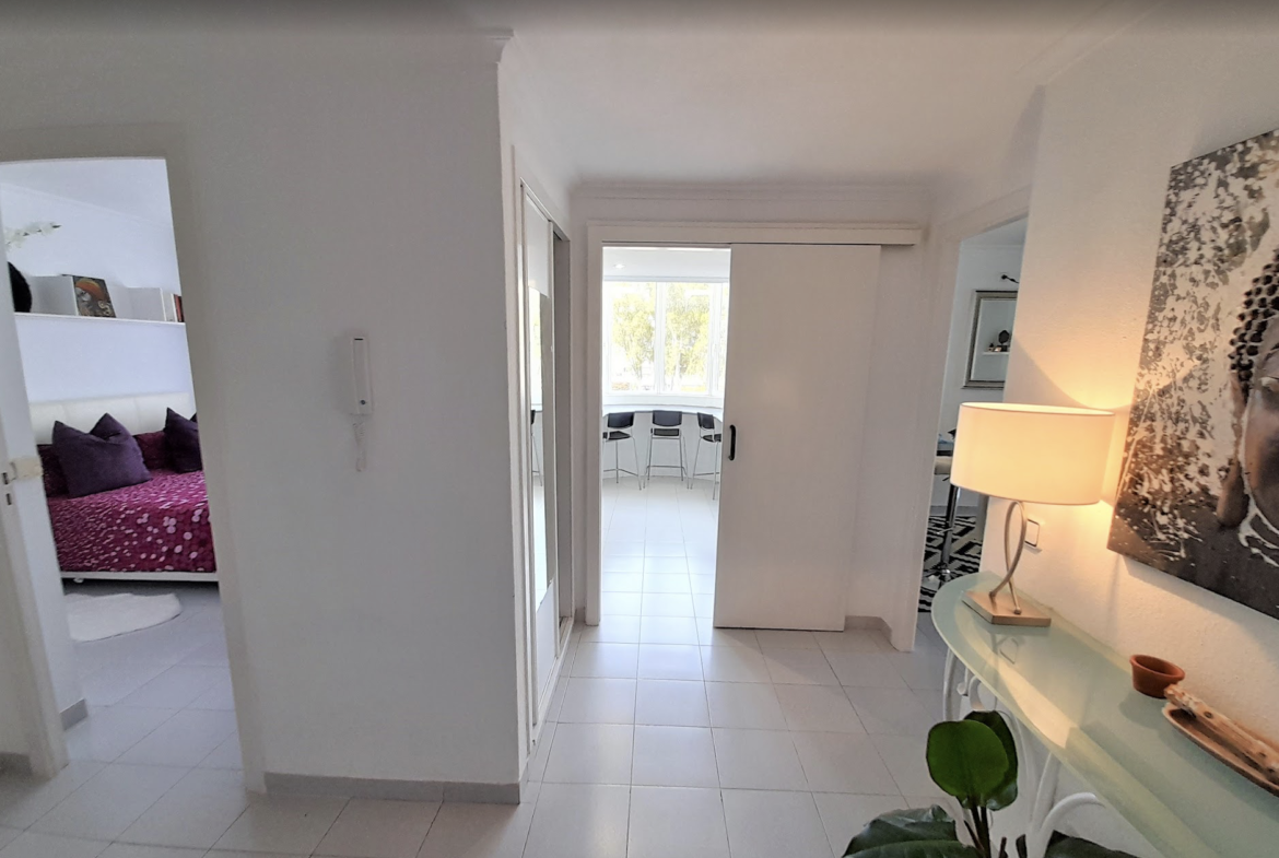 Bright 2-Bedroom Apartment for Sale in Marina Botafoch