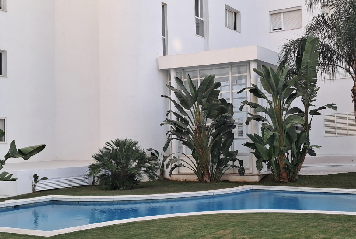 Bright 2-Bedroom Apartment for Sale in Marina Botafoch