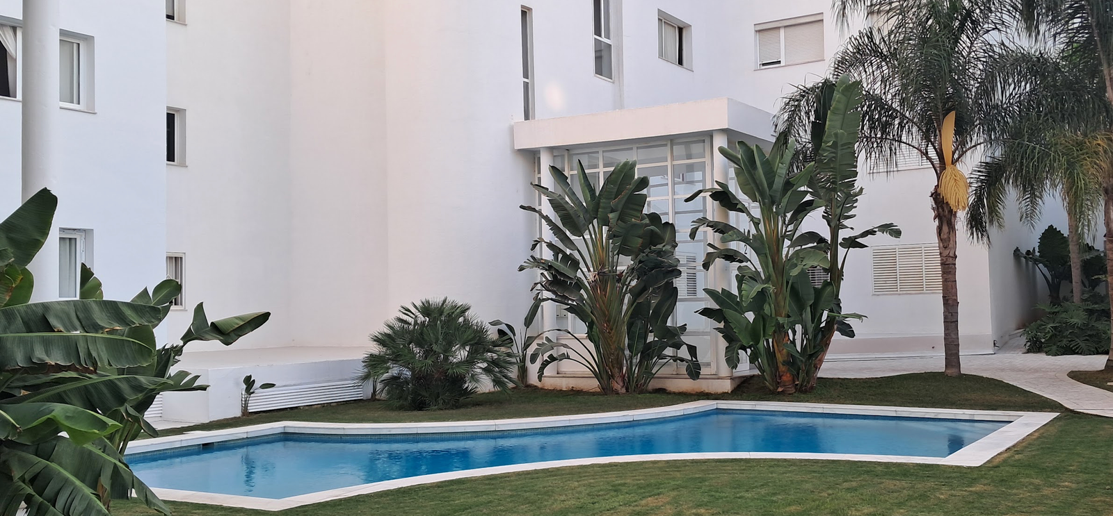 Bright 2-Bedroom Apartment for Sale in Marina Botafoch